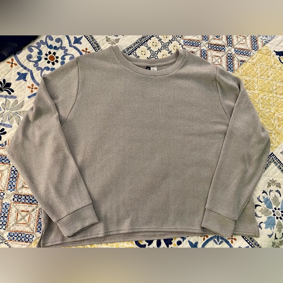 H&M 2XL NWOT Glittery Gray Metallic Long Sleeve Sweater - Picture 1 of 6